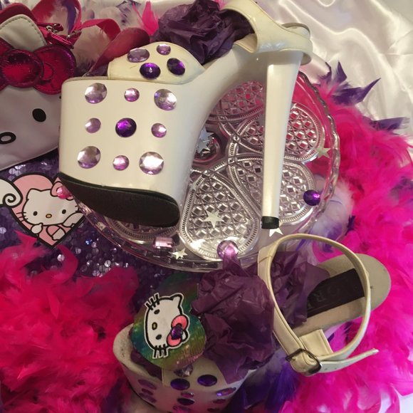 AMAZING vintage sky high platforms with hello kitty and crystal details! - Picture 9 of 16